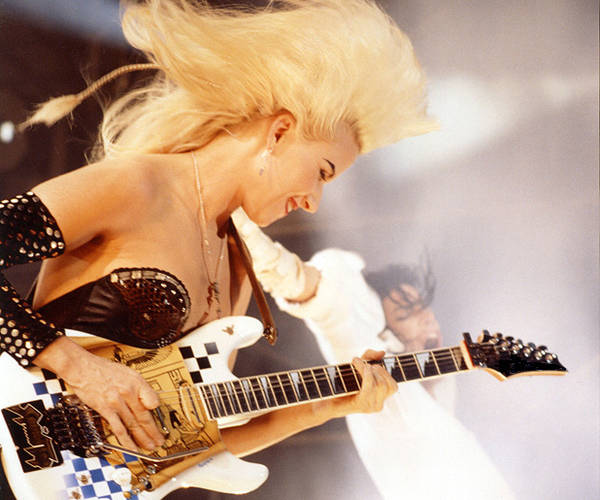 Prepare for a Thriller performance with Jennifer Batten at the London Electric Guitar Show