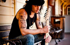 Former Poison and Mr. Big star, Richie Kotzen, comes to the UK