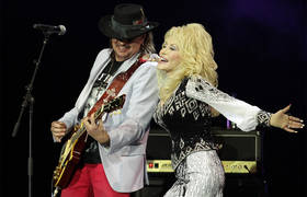 Richie Sambora And Dolly Parton Stun London’s O2 Arena With Unforgettable Surprise Duet