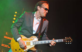 Live video interview with Joe Bonamassa